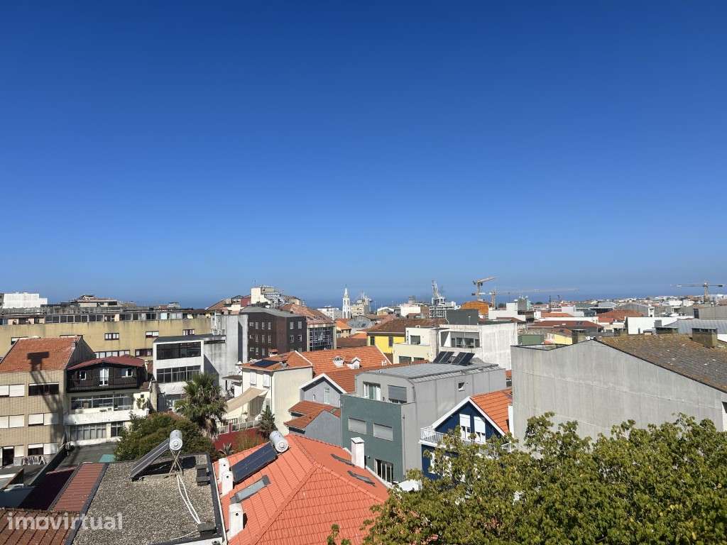 T2 em Matosinhos a 500 metros da Praia | Terraço | Varanda | Metro - Grande imagem: 3/13