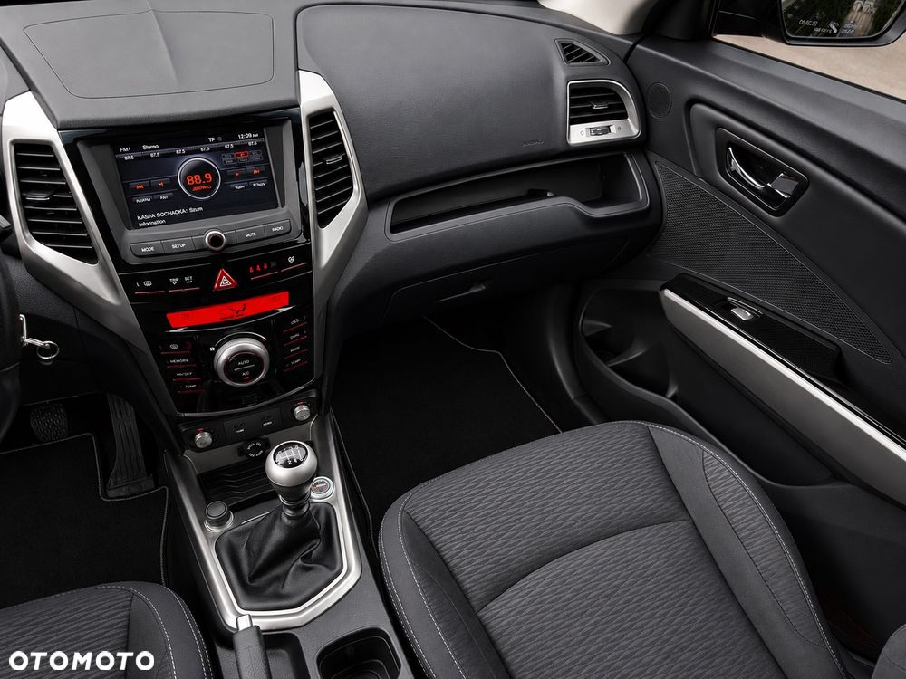 SsangYong/KGM Tivoli 1.6 Quartz - 10
