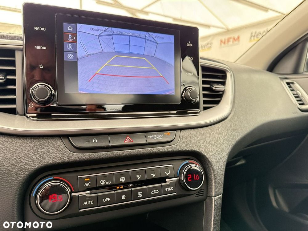 Kia Ceed - 28