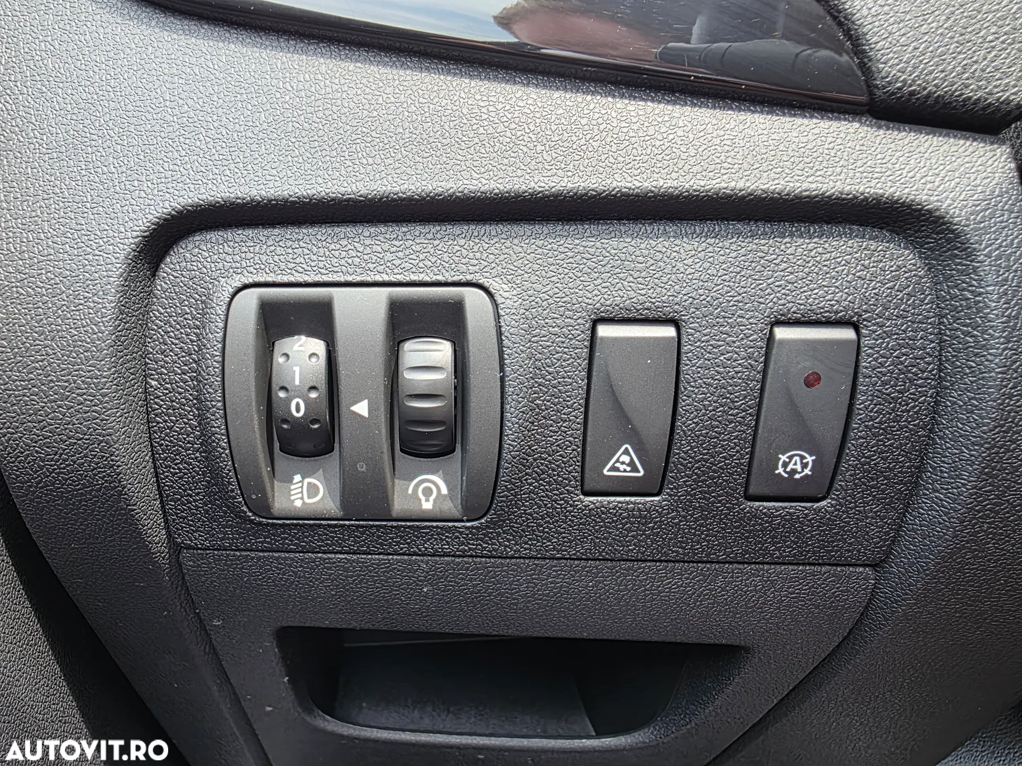 Renault Scenic ENERGY TCe 130 INTENS - 26