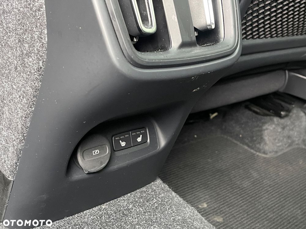 Volvo XC 40 D4 AWD Geartronic R-Design - 21