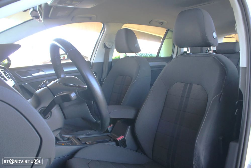 VW Golf Variant 1.6 TDi Sportline DSG - 31