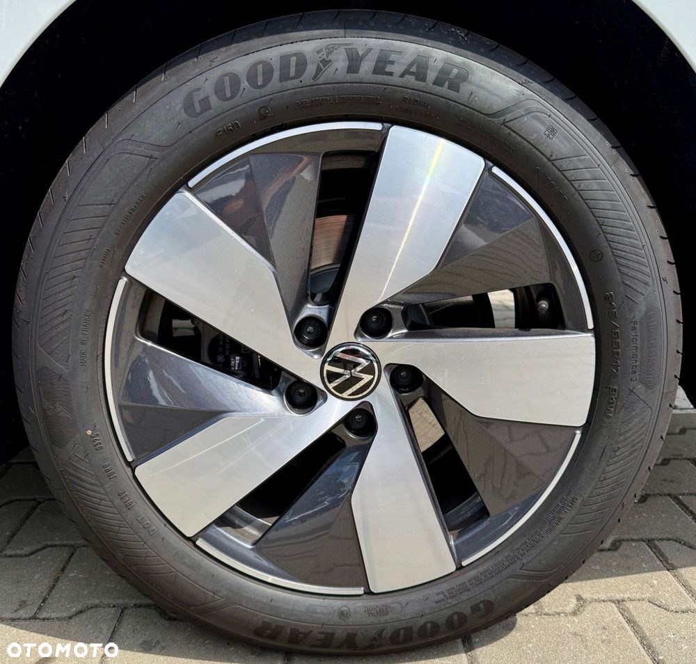 Volkswagen Passat - 13