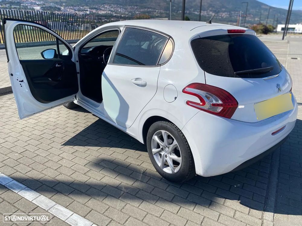 Peugeot 208 1.4 HDi - 4