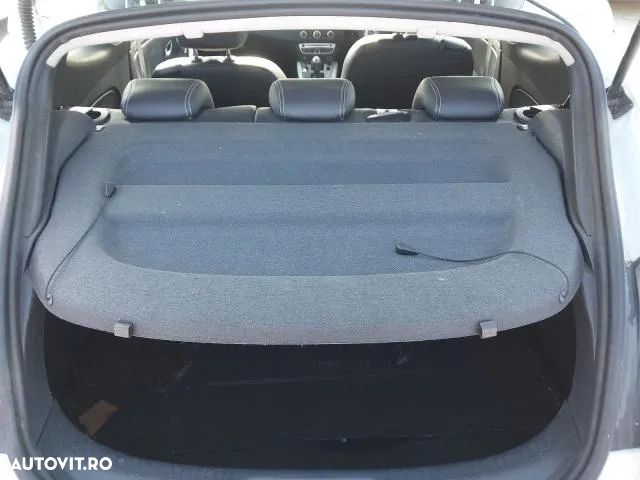 Piese de Renault Megane 3 2011 in 2 usi - 12