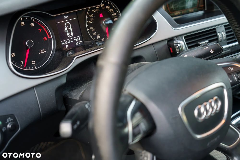 Audi A4 Limousine 2.0 TFSI multitronic S line Sportpaket - 7