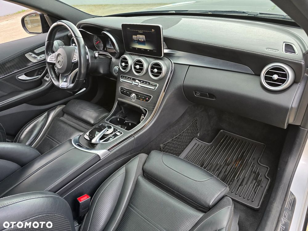Mercedes-Benz Klasa C AMG 63 AMG Speedshift 7G-MCT - 17
