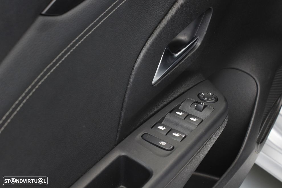 Opel Corsa 1.5 D Elegance - 49