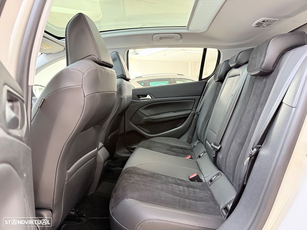 Peugeot 308 PureTech 130 GPF EAT8 Stop & Start Allure Pack - 23