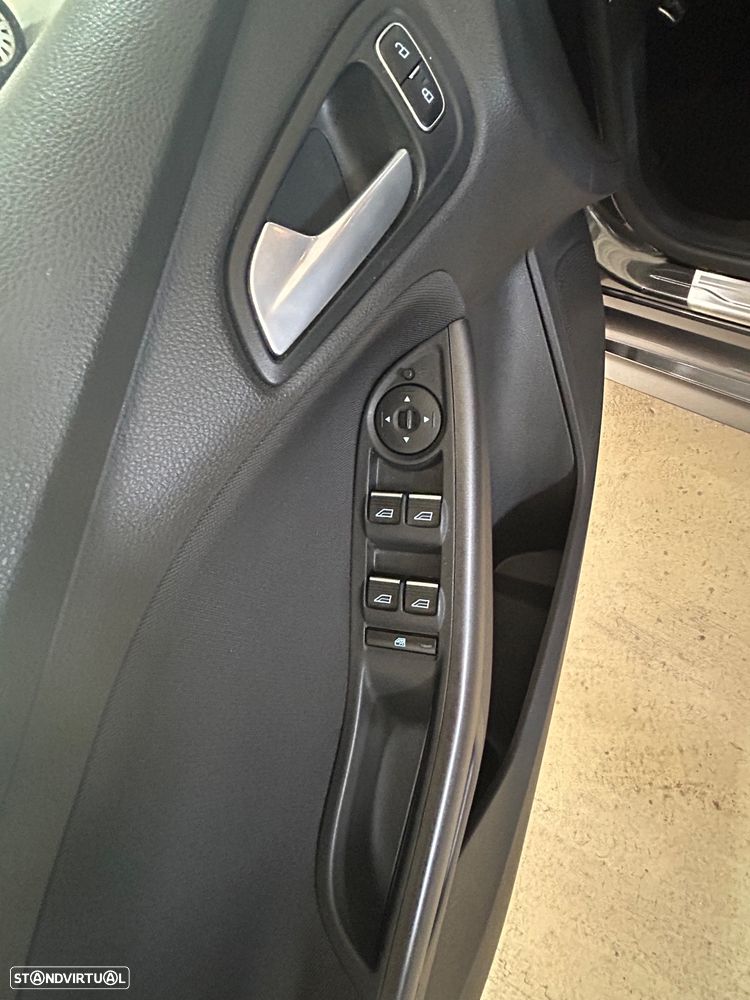 Ford Focus 1.0 EcoBoost ST-Line - 14