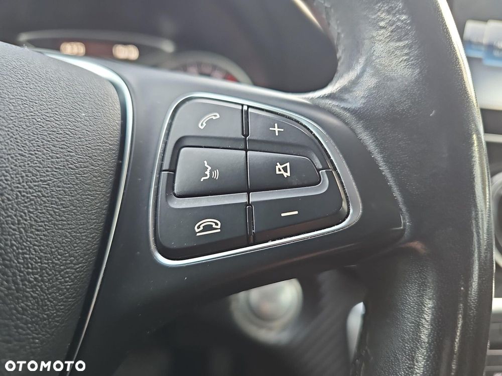 Mercedes-Benz GLA - 22