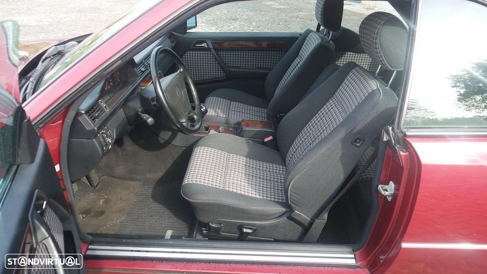 Mercedes-Benz E 200 - 12