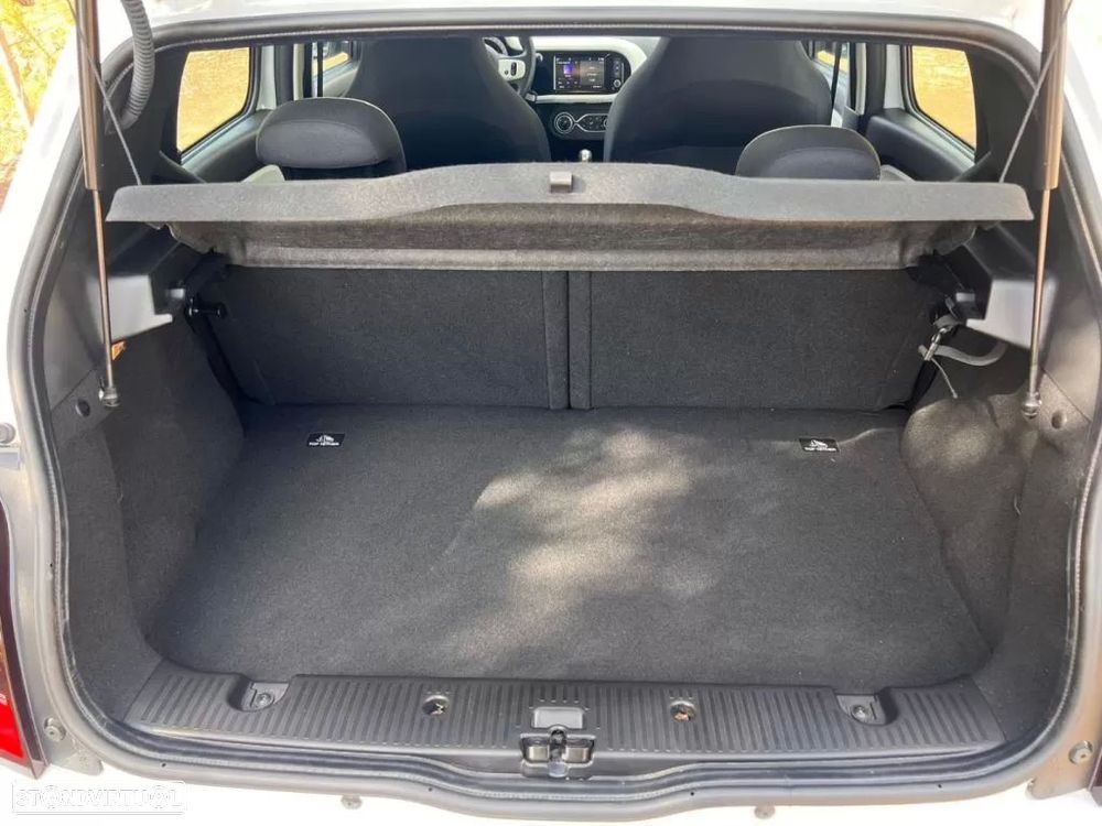 Renault Twingo Z.E. 22 Intens - 25