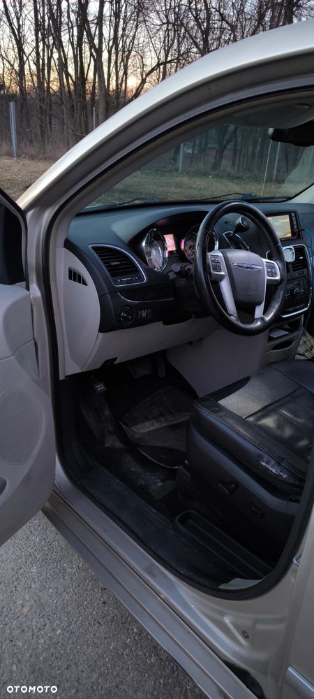 Chrysler Town & Country 3.6 Limited - 4