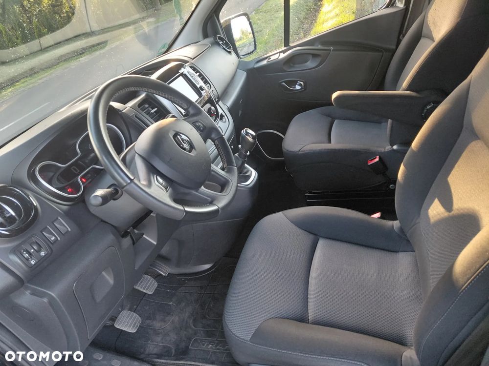 Renault Trafic - 12