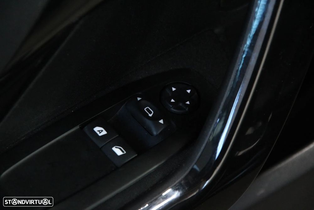 Peugeot 208 1.2 PureTech Style - 12