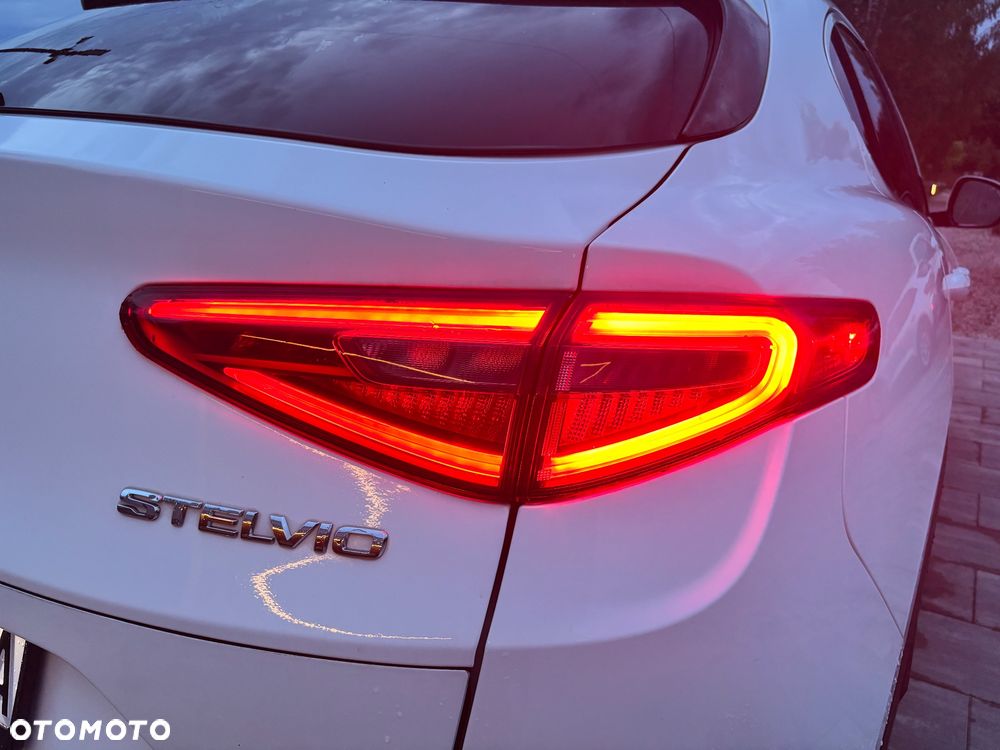 Alfa Romeo Stelvio 2.0 Turbo TI Q4 - 15