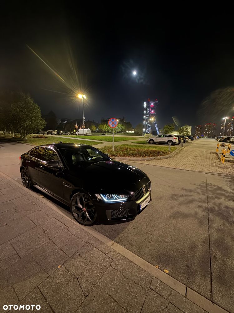 Jaguar XE 2.0 P300 AWD 300 Sport - 26