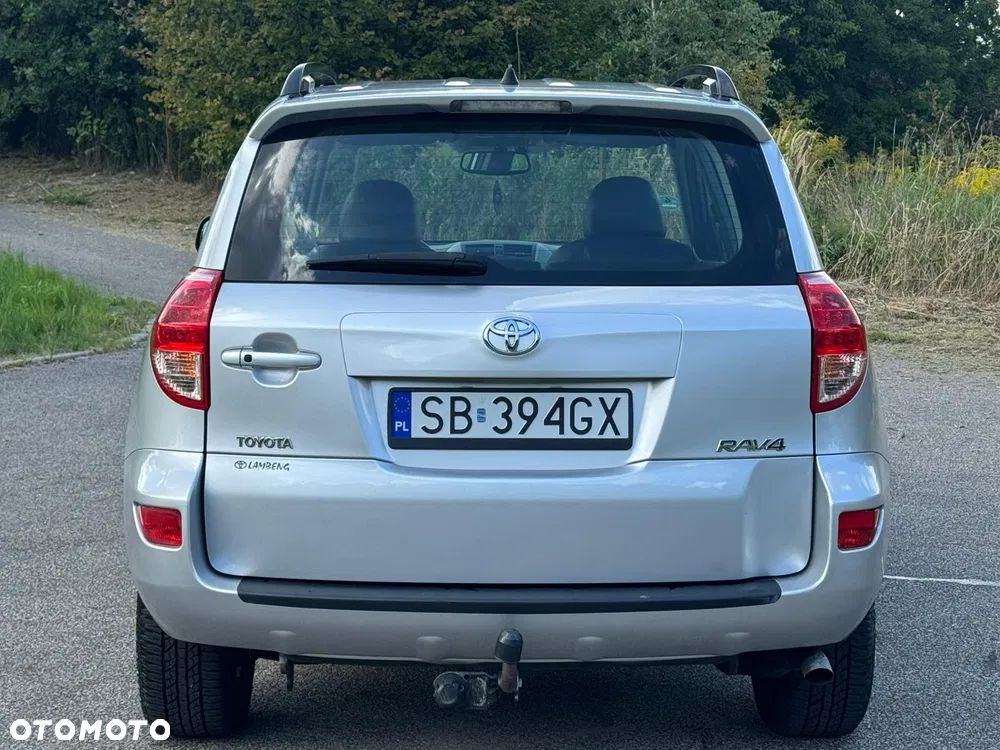 Toyota RAV4 - 10