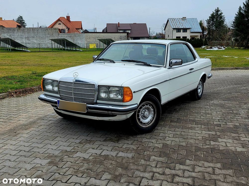 Mercedes-Benz W123 - 11