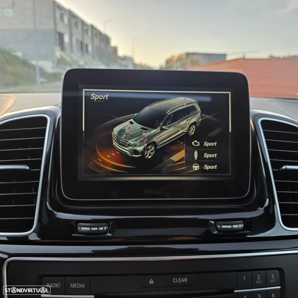 Mercedes-Benz GLS 350 d 4Matic 9G-TRONIC AMG Line - 23