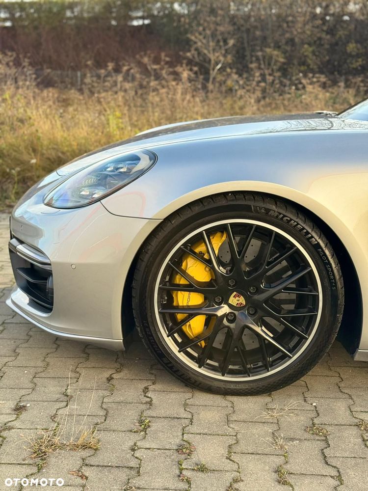 Porsche Panamera Turbo - 9