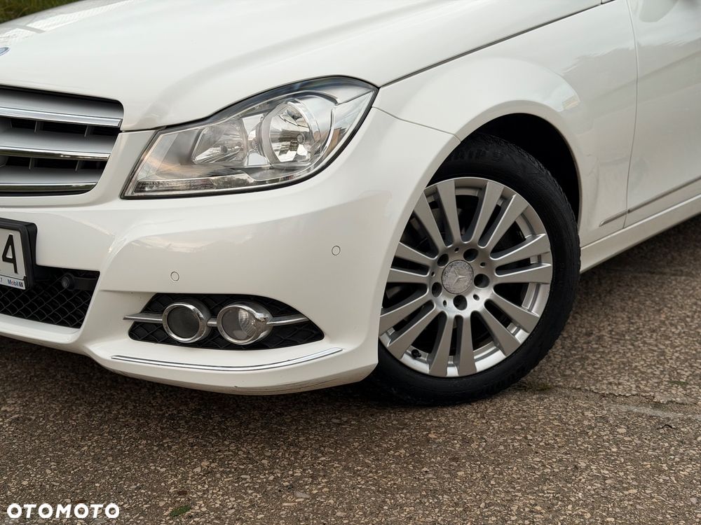 Mercedes-Benz Klasa C 180 CGI BlueEff Elegance - 10