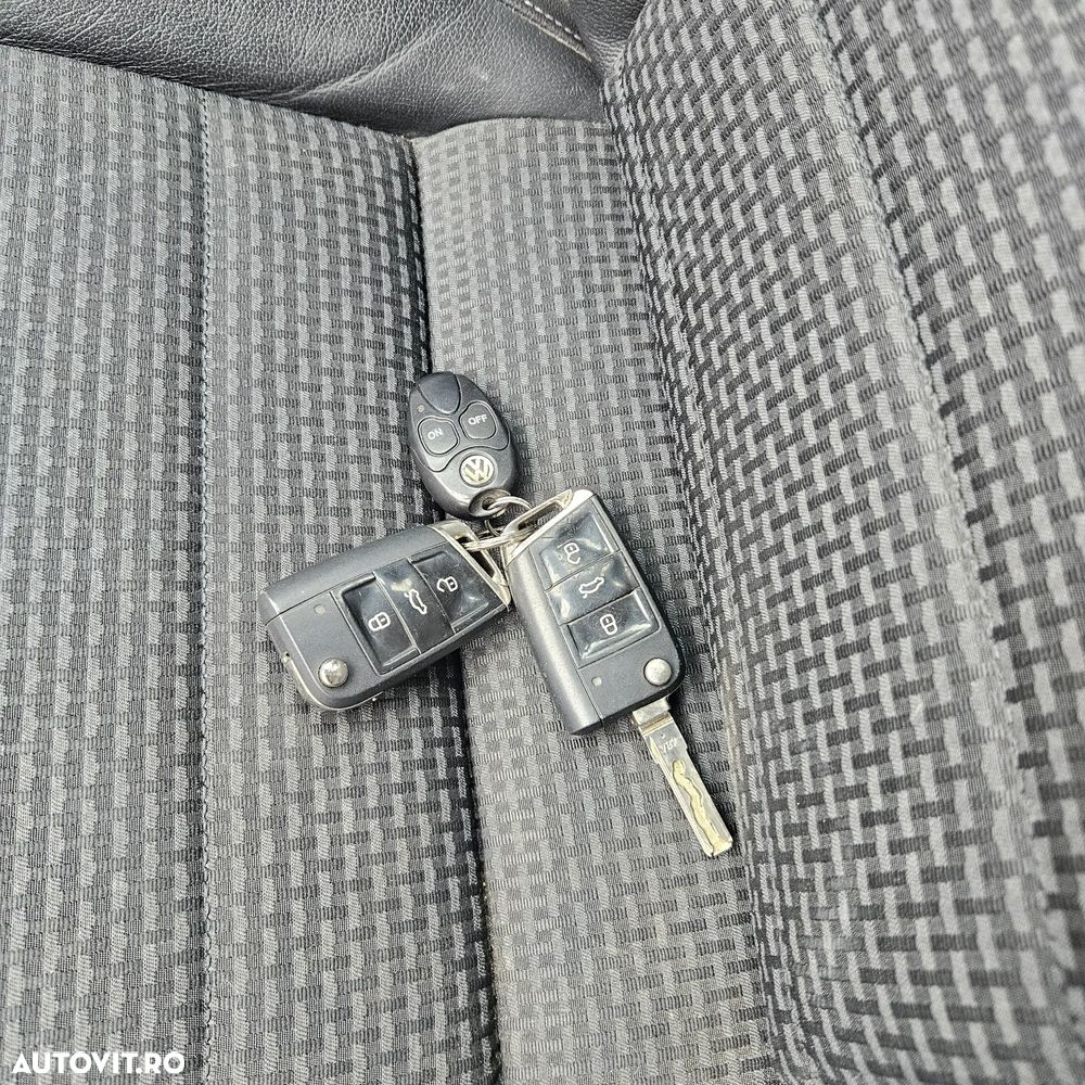 Volkswagen Golf 2.0 TDI (BlueMotion Technology) DSG Highline - 8