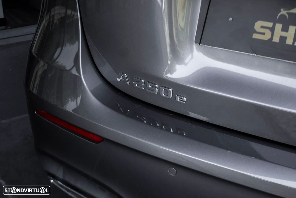 Mercedes-Benz A 250 e AMG Line - 11