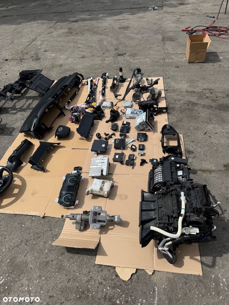 TOYOTA HILUX  a 8 VIII  LIFT CZĘŚCI kierownica z tempomatem wszystkie   2015- Radio    1300zl / 86140-OK620 138000-6050H101 BQ800962 FT0078A 10R-04  Moduł nawigacj 400zl / QNG-BE2808  6434C-BE2808  TA-2014 202-SMB033   Sterownik moduł napędu 300zl  89533-71092 363811-12720   Moduł kamera radar asystent 300zl  MFC430TA 8646C-OKO20   62A669-000 89990-0K081  -300zł   88650-0K560 MA277400-6930  -200zł   Sensor radar distronic acc 1400zl  88210-OKO50  Moduł zamka centralnego 150zl  89740-OKO40 61B921-000  MODUL STEROWNIK START STOP -400zl  8926A-OKO10 219002-3230   89784-F4020 200zl  POMBA ABS  700zl  116040-48230 89541-71810  MODUŁ STOP AND START 600zl  89260-0K062 219001-4640   STEROWNIK MODUL WTRYSKU ENGINE CONTROL 3400 zł   89666-0KW12 SZ276100-5300   MODUŁ POZIOMOWANIA REFLEKTORÓW 200zł  89960-71050 35600-70567 88QkX375957   Gateway 250zl  89100-71010 5012-9894   Przepływomierz 2.4 -100zl 22204-30030 197500-0030   081-0H86 -200zl   Wentylator 400 184721 B453771   Rezystor wentylatora silnika dmuchawy 350  499300-2250    89960-71050 35600-70567  88QKX375957    Obudowa panel ramka radia 200zl 55420-kk140  Moduł bezpieczników skrzynka zestaw startowy zestaw do odpalenia hilux 8 2.4  89221-0K011 82730-OK520   Licznik zegary 83800-FD290-B 800  Przełącznik zespolony taśma zwijak manetka 1117732 -800zl   Przelacznik napędów reduktora M57265 -150zl   sensor air bag 89170-0K841 RA 231000-8551 -1000zl   Zestaw konsola pasy deska rozdzielcza toyota hilux 8 oryginalna 3300zl   Moduł przekaźnik świec żarowych 28551-0E010 150zl   panel klimatyzacji 400 zł 55900-0KB10 6440888a  oslona konsoli 200zl  55407-kk071 55414-kk04   Lewarek zmiany biegów automat 350zł  A004 16AUG18   Pedal hamulca 150zł   ramiona wycieraczek mechanizm wycieraczek 350zl 85110-0K171 AE159300-7070  Nagrzwnica 700zl  87010-0KG90  Lewarek 200 zł   kurtyny prawa lewa L9XN8251623 1L0V62718Q3H  TG11E01001  00589-P1-000194  1500sztuka   55303-KK040 stelaz konsoli 300   55607-kk020 osłona pod konsole 50 zł   55642-KK020 66995-KK020 55618-kk040 66995 -Kk040 55618-KK060 -100zl   Instalacja elektryczna skrzynka bezpieczników cena do dogadania   82169-kk020  82143-KK670 82199-KK561 82138-KK081 82121-KKK51-A  82171-KK141  Ab 111-59ibw2-r 7432472-ab   SZYBKA WYSYŁKA PARAGON FAKTURA MOŻLIWOŚĆ DOSTAWY W TEN SAM DZIEN U CIEBIE POSIADAMY WIELE CZĘŚCI DO TEGO MODELU  I - 7