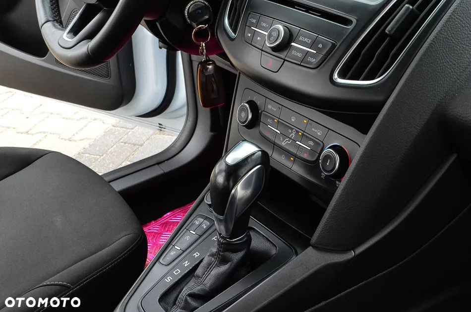 Ford Focus 1.0 EcoBoost Active X - 36