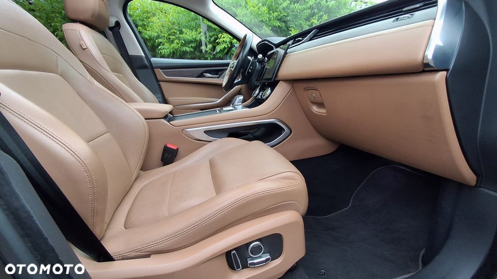 Jaguar F-Pace D200 AWD R-Dynamic SE 90th Anniversary Edition - 19