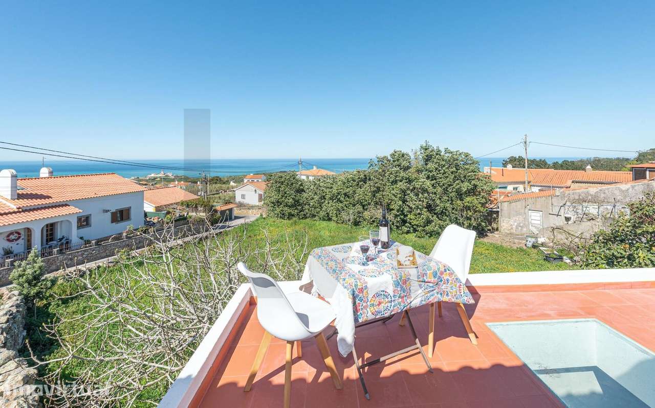 Moradia T2  com vista mar de r/c e 1º andar, renovada c/  bons acessos - Grande imagem: 4/34