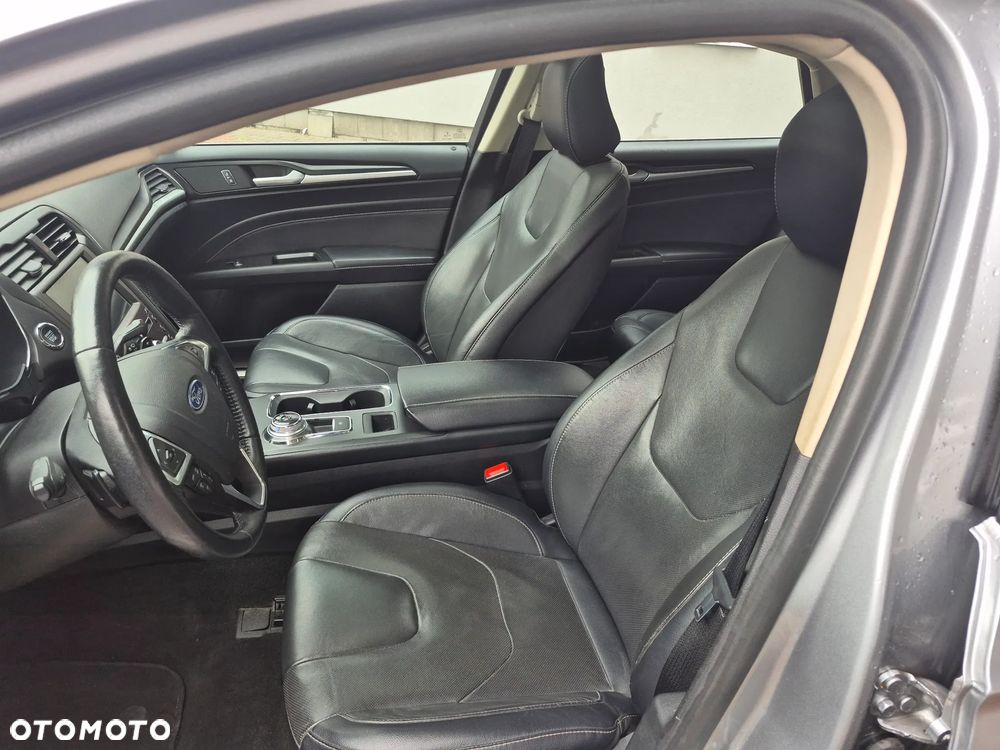 Ford Fusion 2.0 EcoBoost Titanium - 10