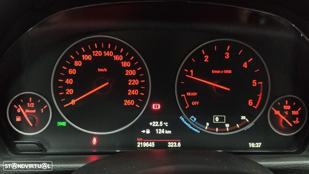 BMW 318 d Line Luxury - 17