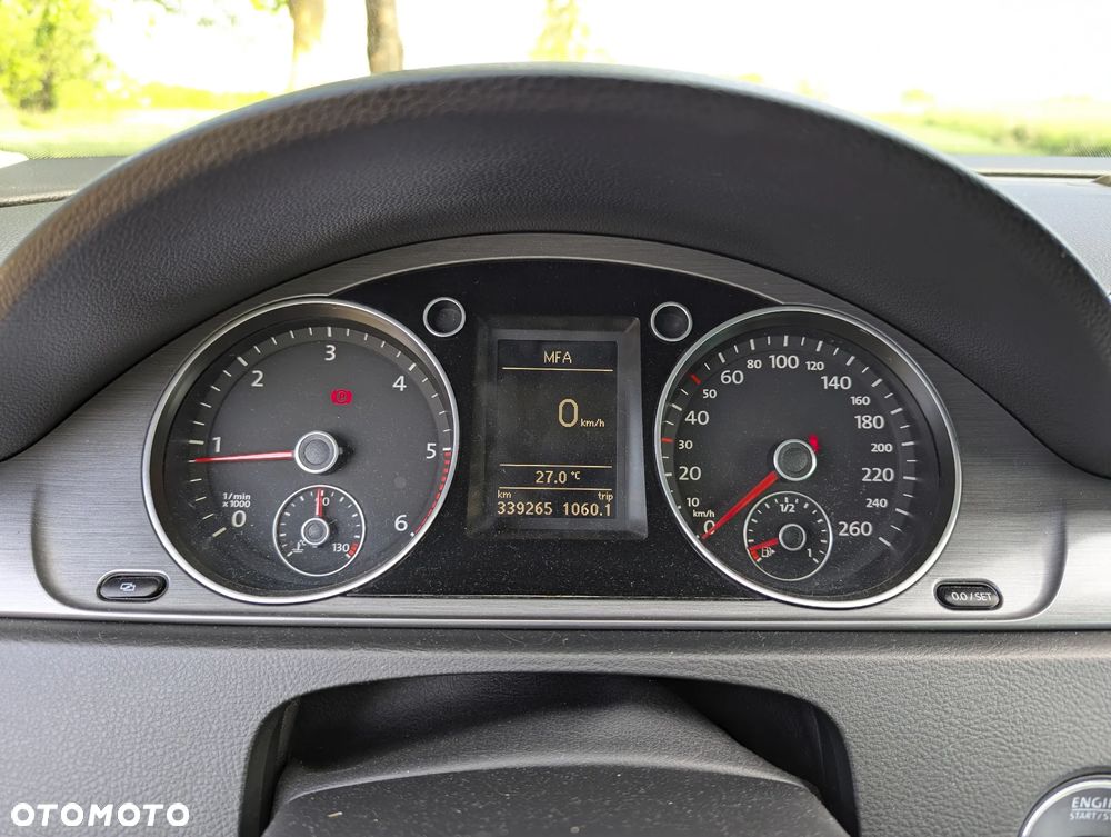 Volkswagen Passat 2.0 TDI DPF Highline - 12
