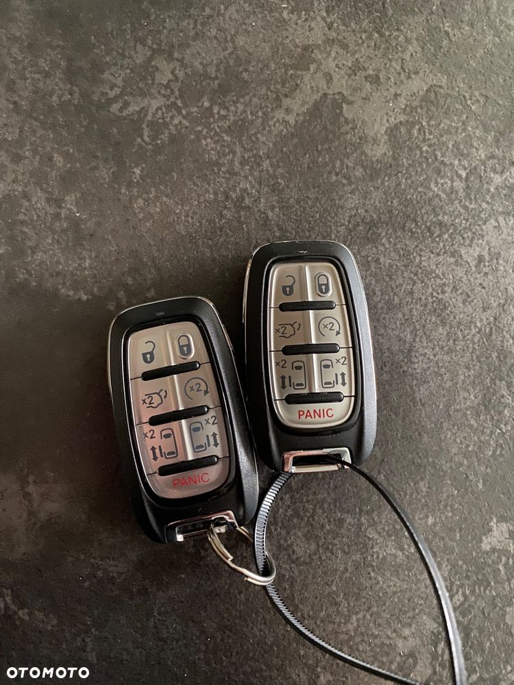 Chrysler Pacifica - 16