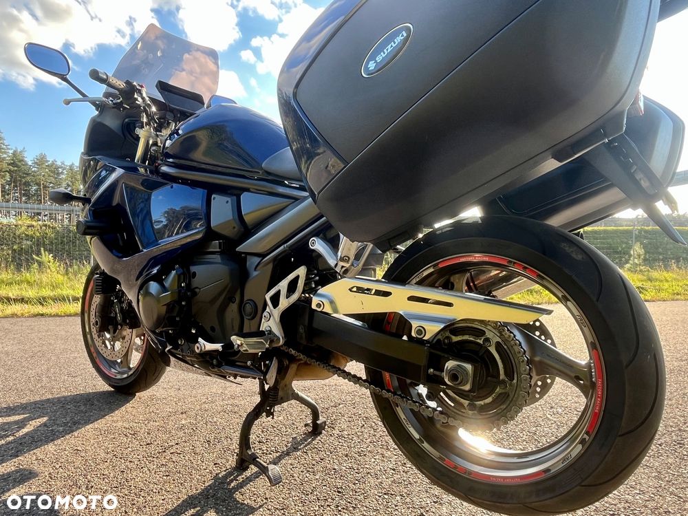 Suzuki GSX - 2