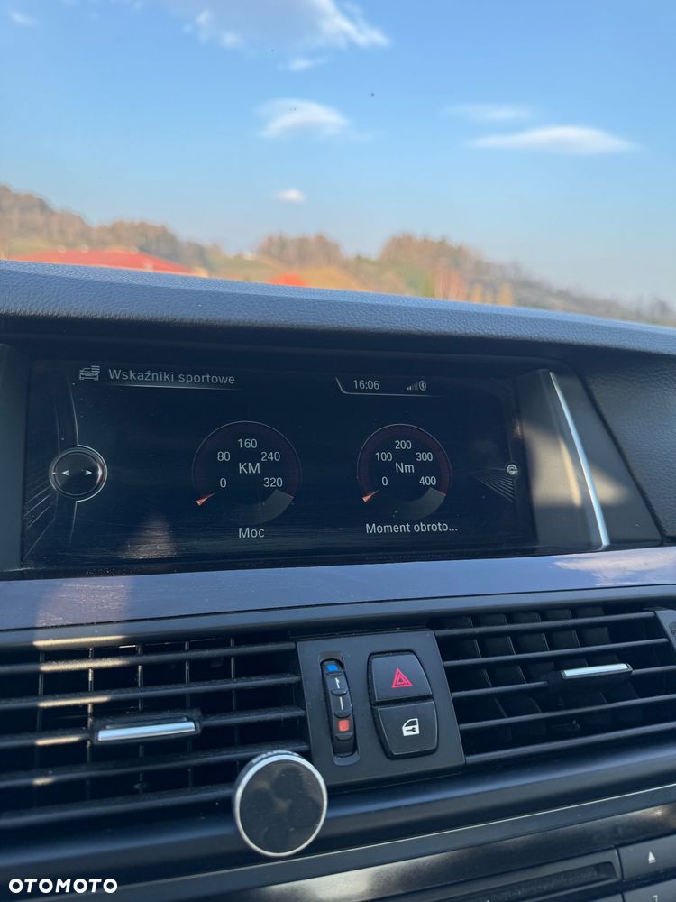 BMW Seria 5 535i xDrive Sport-Aut Luxury Line - 29