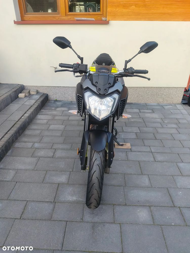 Yamaha MT - 8