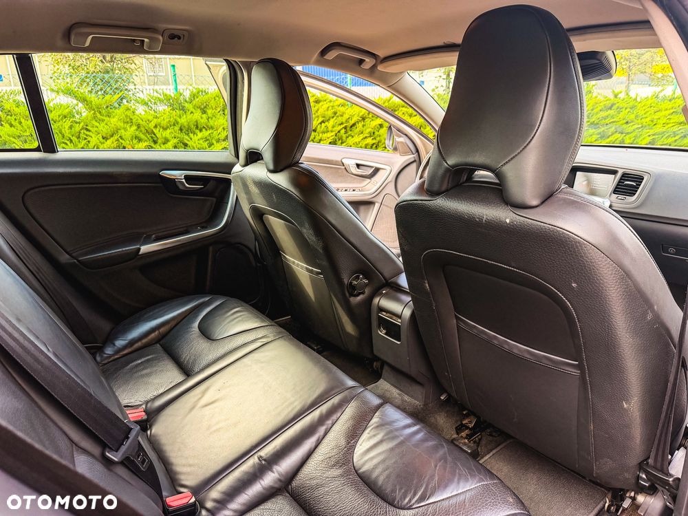 Volvo V60 D3 Momentum - 11