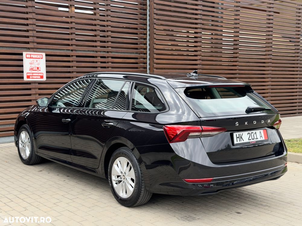 Skoda Octavia 2.0 TDI DSG Sportline - 11