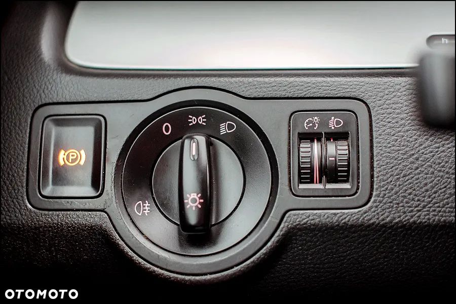 Volkswagen Passat - 31