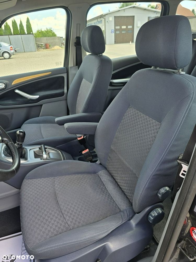 Ford Galaxy - 15