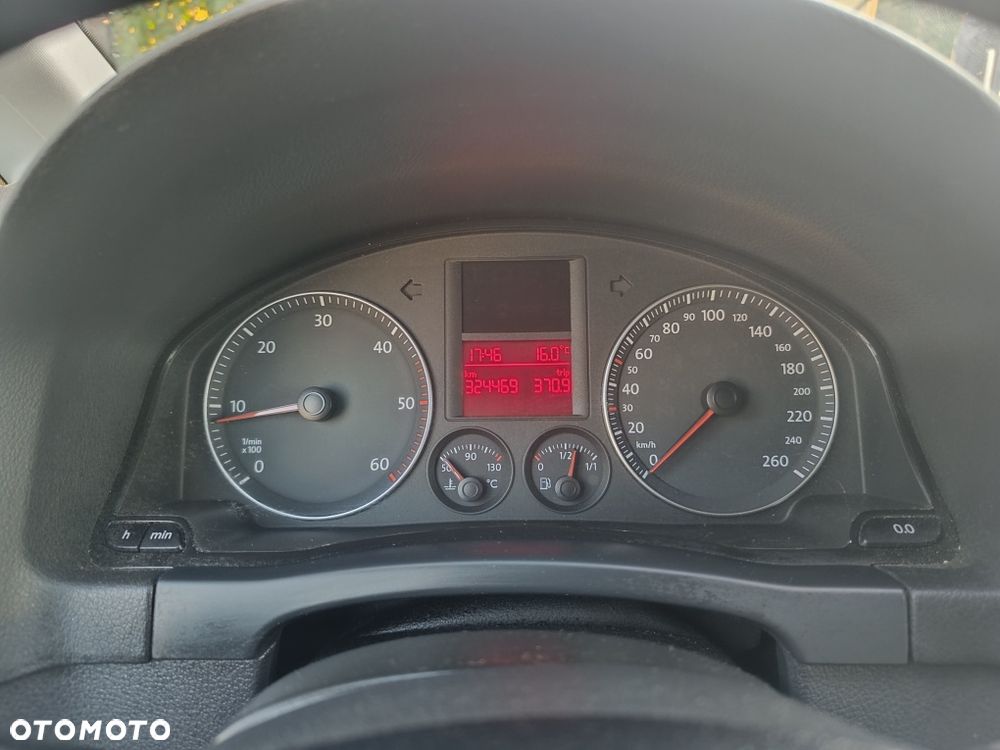 Volkswagen Golf - 6