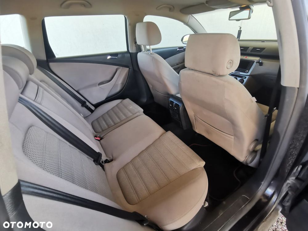 Volkswagen Passat - 10