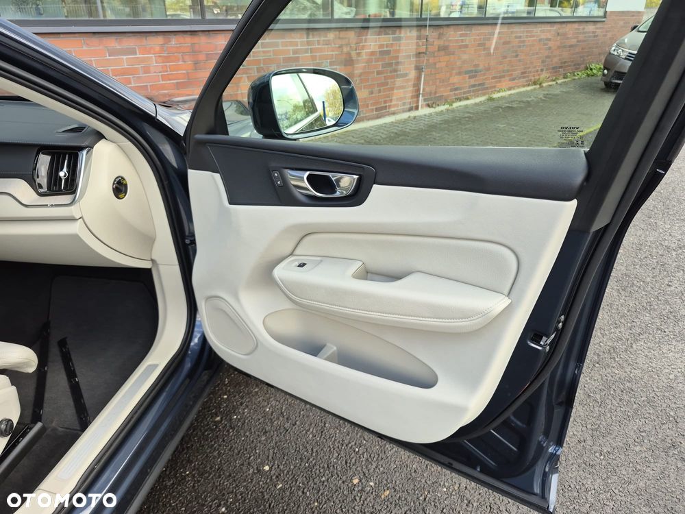 Volvo XC 60 B4 D Geartronic Inscription - 29