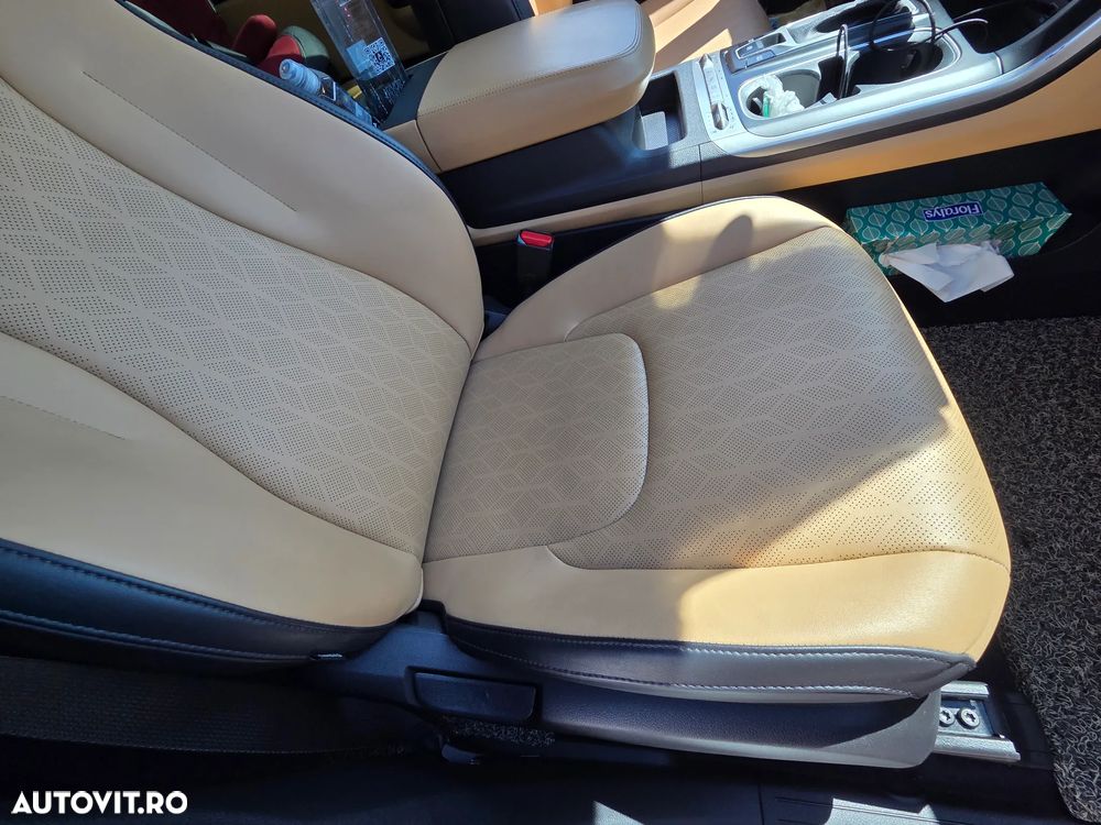 Kia Carnival - 14