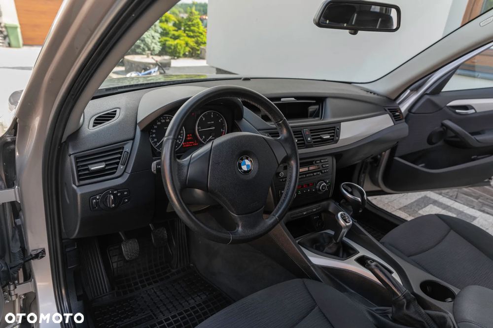 BMW X1 sDrive18d - 28