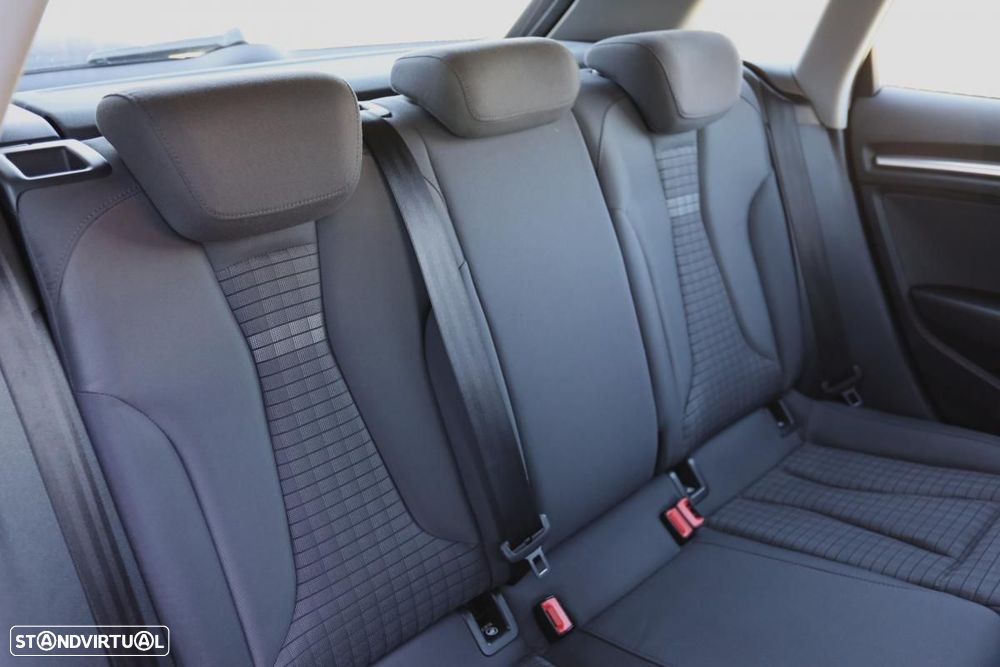 Audi A3 Sportback 1.6 TDI Sport S tronic — fotografia 15